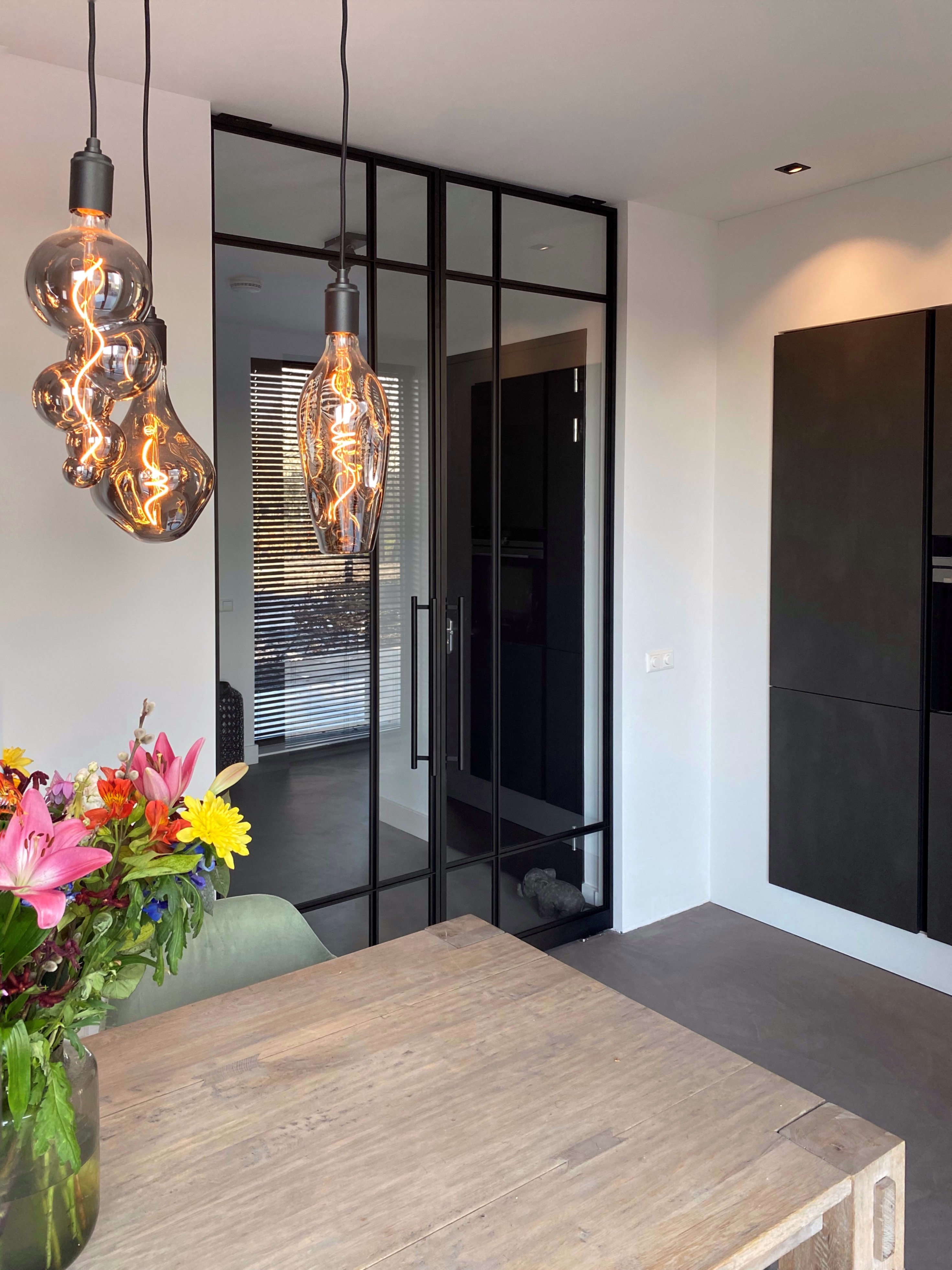 Emezzi moderne Glas-Metall-Tür