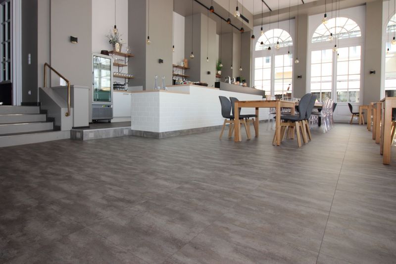 Verlegung Vinylboden in Steinoptik